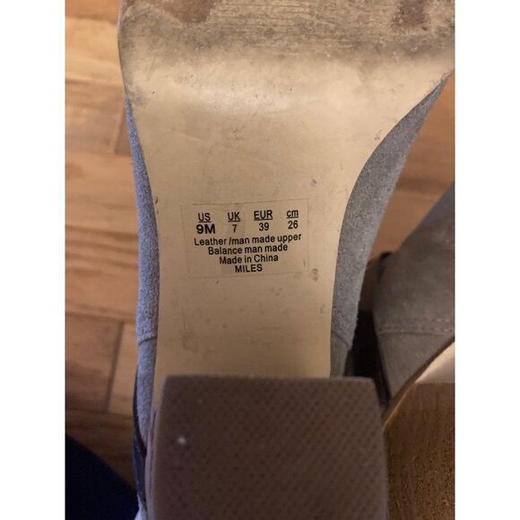 Carlos Santana Womens Taupe Leather Raw Edge Strappy Heeled Ankle Boots size 9 - Picture 7 of 9